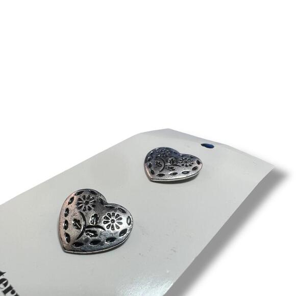 Vintage JBH Heart Shaped Metal Buttons โ Lot of 2 โ Floral Embossed Silver Tone - Picture 3 of 4
